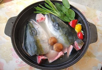  【成都火鍋培訓(xùn)】四川魚頭火鍋秘制香料、湯底