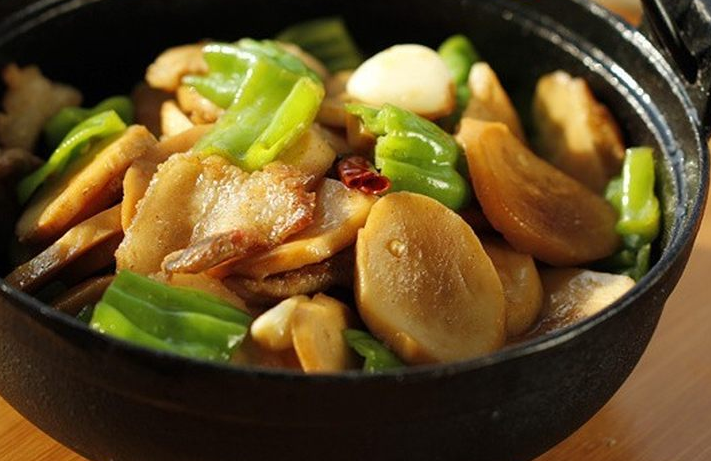 比肉好吃的素菜，干鍋杏鮑菇，健康美味的家常素菜菜譜