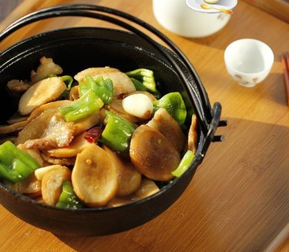 比肉好吃的素菜，干鍋杏鮑菇，健康美味的家常素菜菜譜