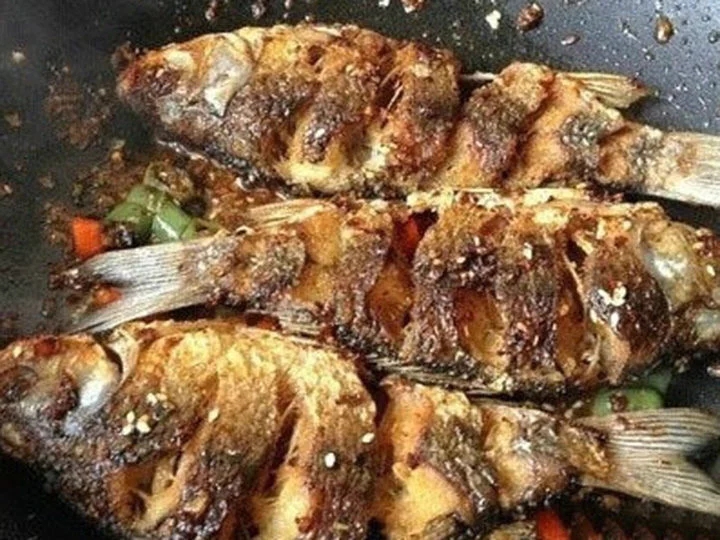 好吃到停不下筷子的香酥烤魚，做法簡單，少油少鹽，吃起來更健康