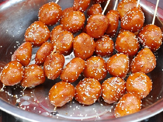 外酥里脆的糖油果子，成都的風(fēng)味小吃之一，做起來(lái)如此簡(jiǎn)單