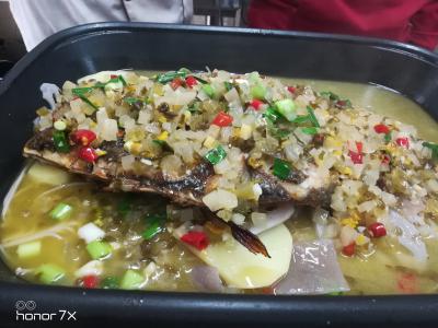 地道重慶萬(wàn)州烤魚技術(shù)培訓(xùn)，外焦里嫩回味無(wú)窮