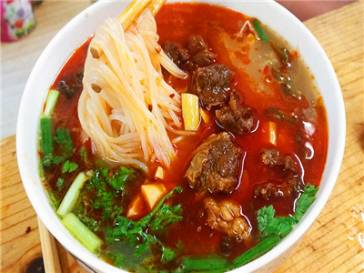  成都川味排骨面食技能訓(xùn)練哪里好？多年的面食經(jīng)驗(yàn)