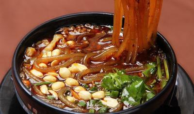 四川肥腸粉技術(shù)做法哪里正宗？骨湯調(diào)味及熬制方法