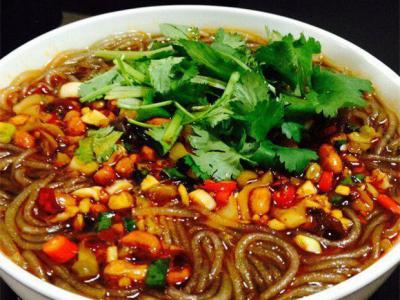 手工酸辣粉技術(shù)培訓(xùn)學(xué)校哪家好？