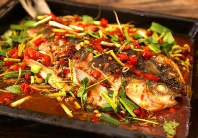 成都烤魚培訓(xùn)學(xué)校，學(xué)燒烤烤魚哪里有培訓(xùn)班？